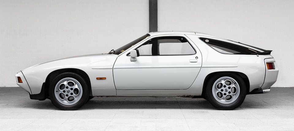 1995 Porsche 928 GTS V8 - Image 2